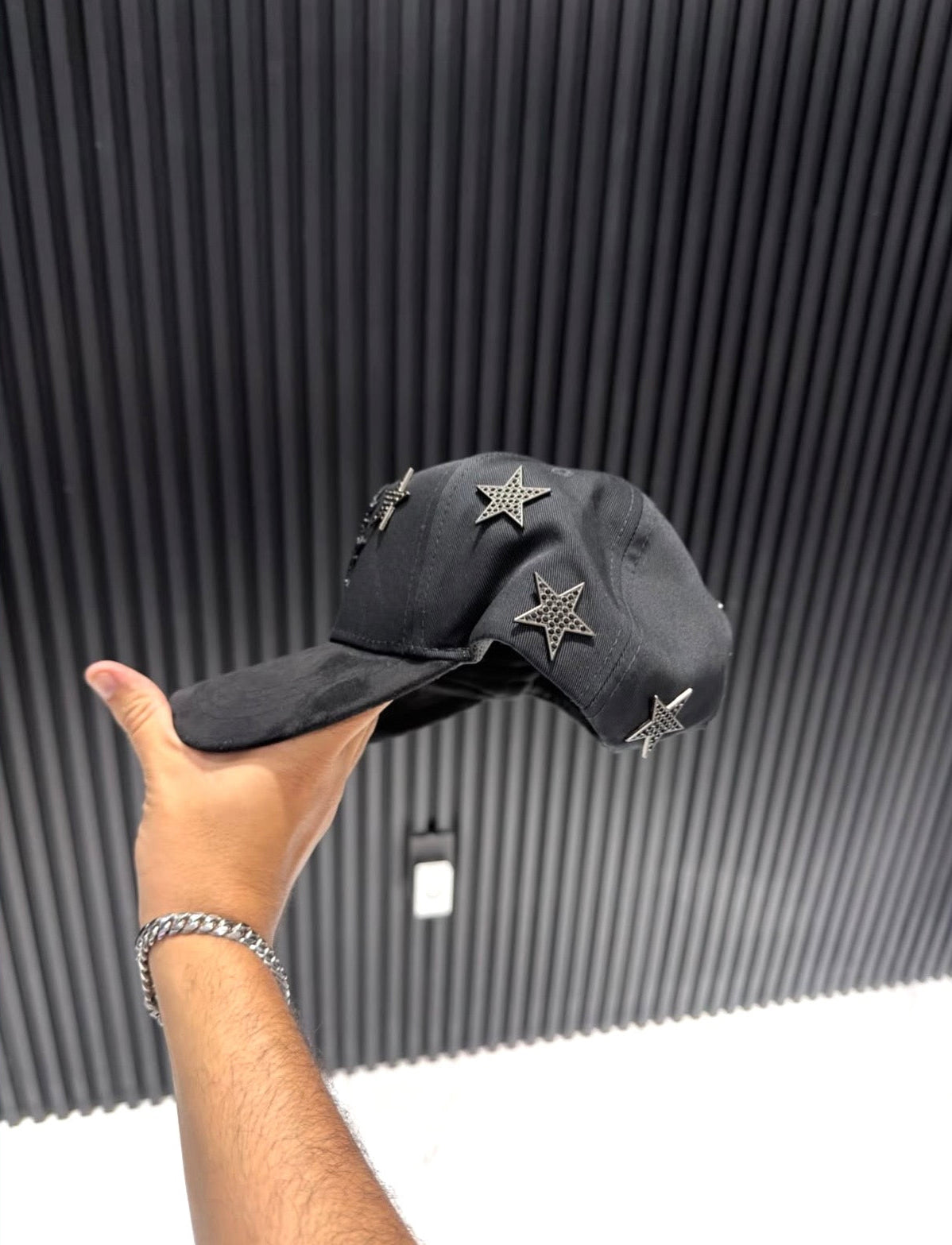 Barbas hats “dark Nebula”
