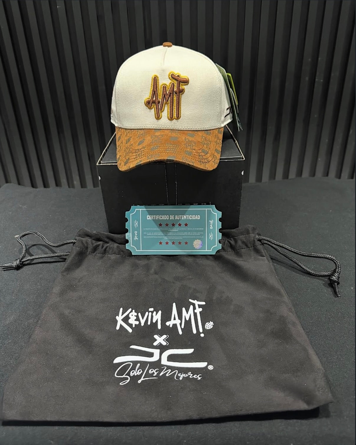 KEVIN AMF CAMEL