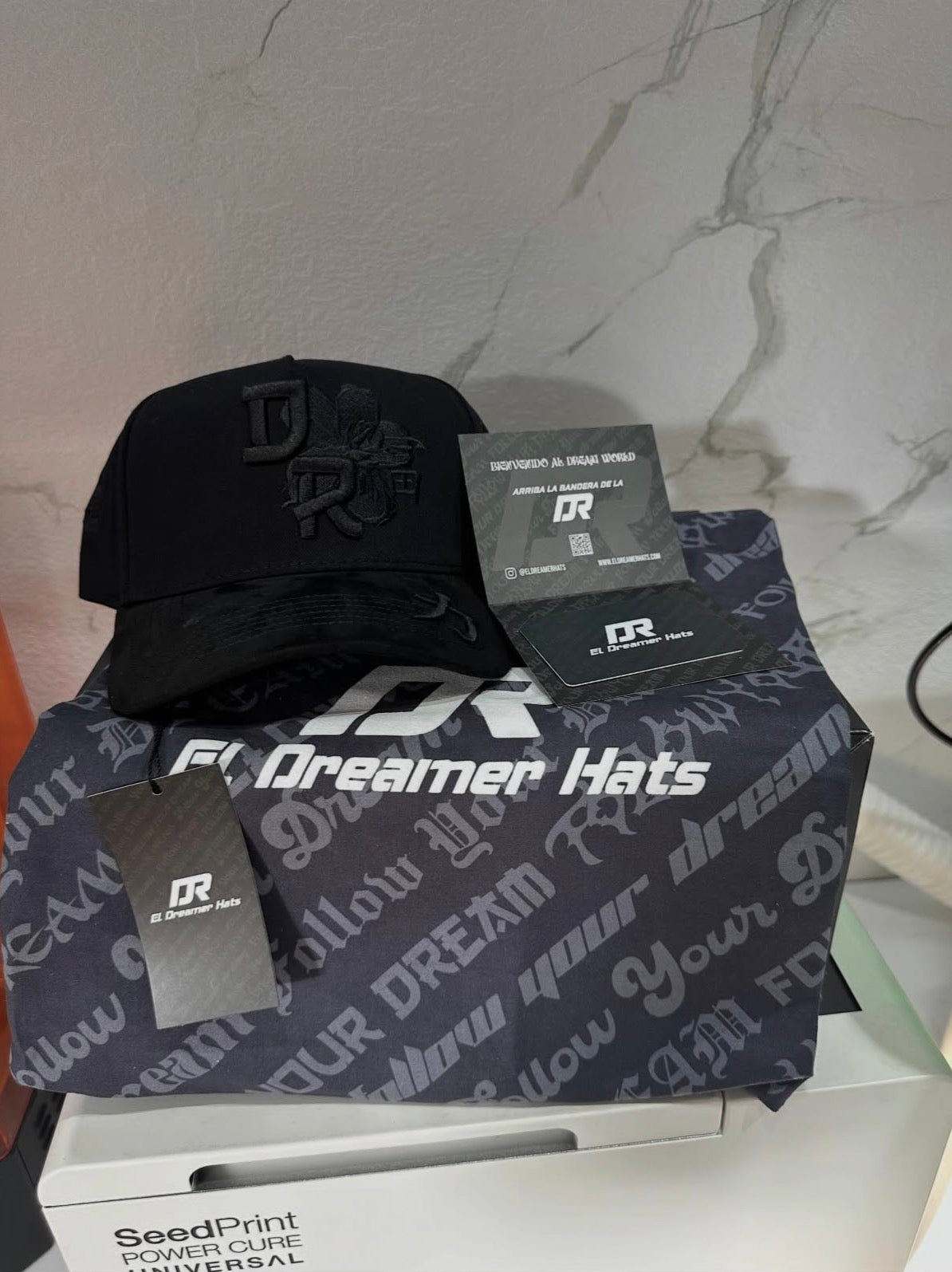 El dreamer hats “kanji all black”