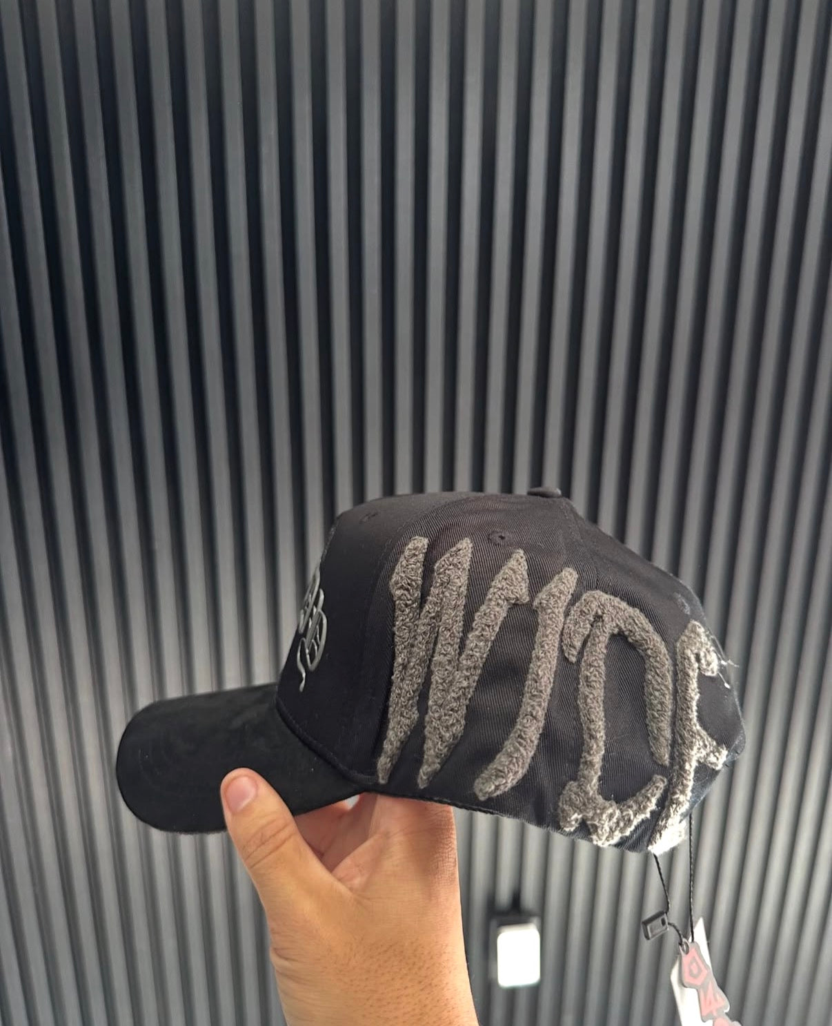 Dandy hats “plague”