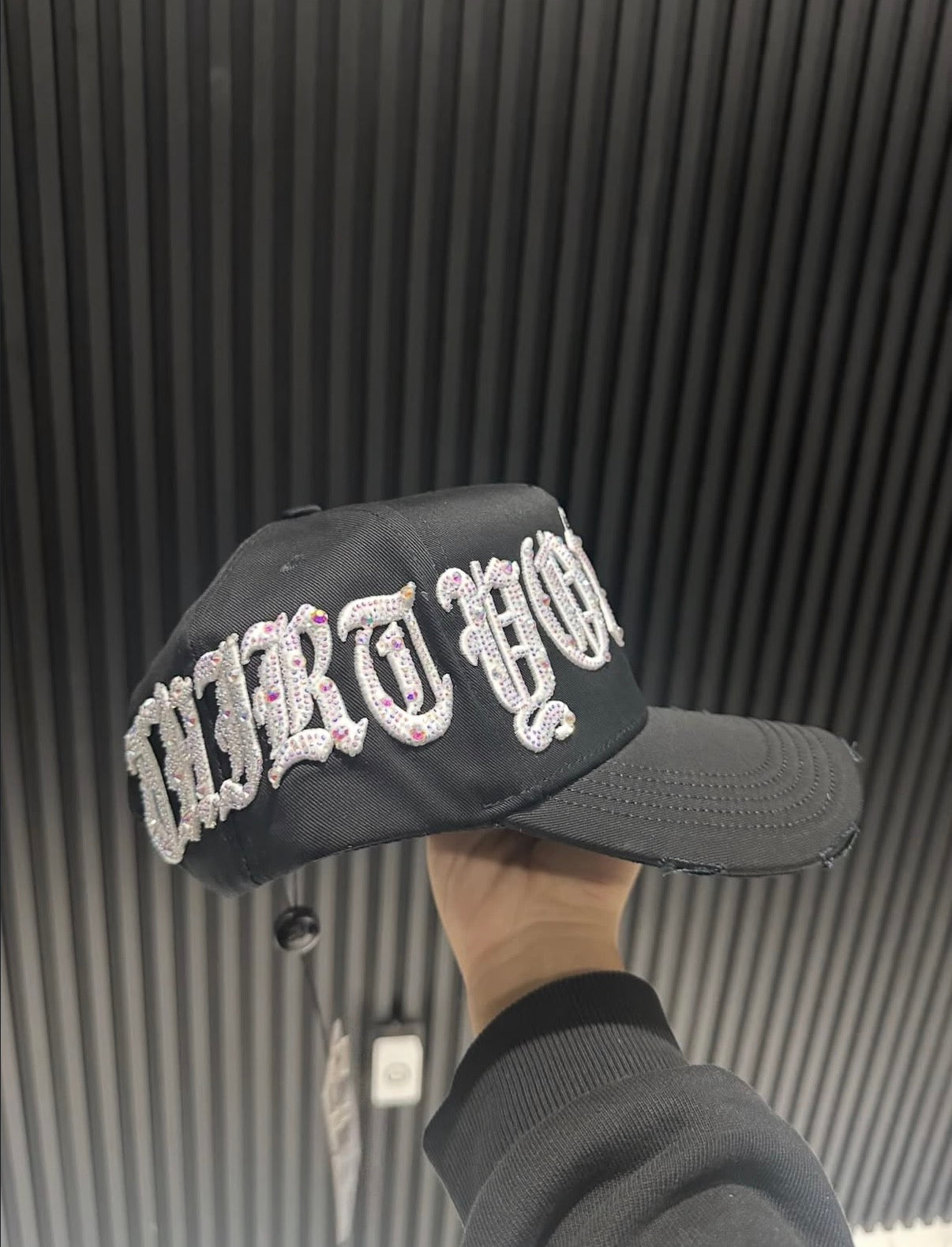 31 hats 2do aniversario “Concrete jungle”