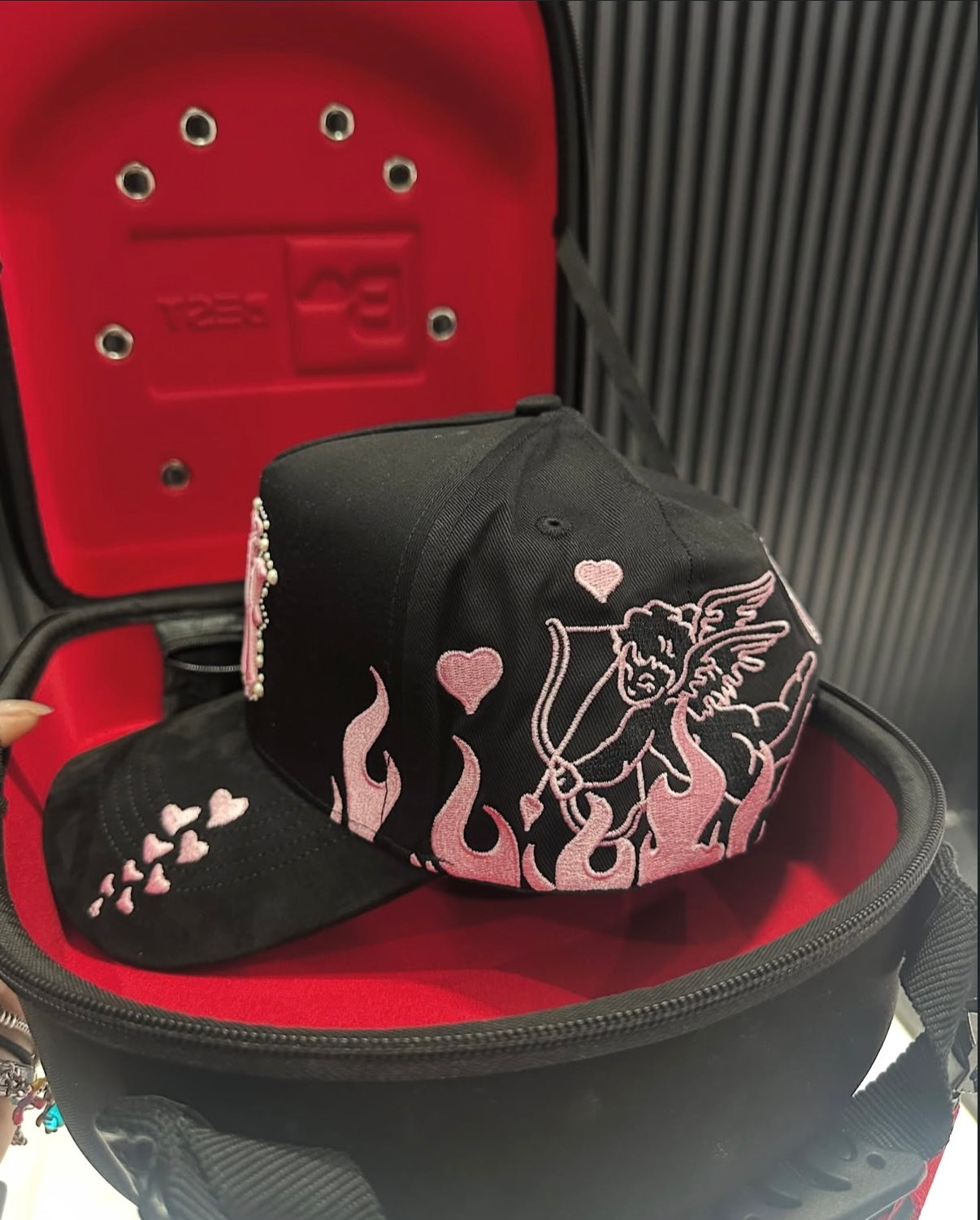 31 hats NY Pearls