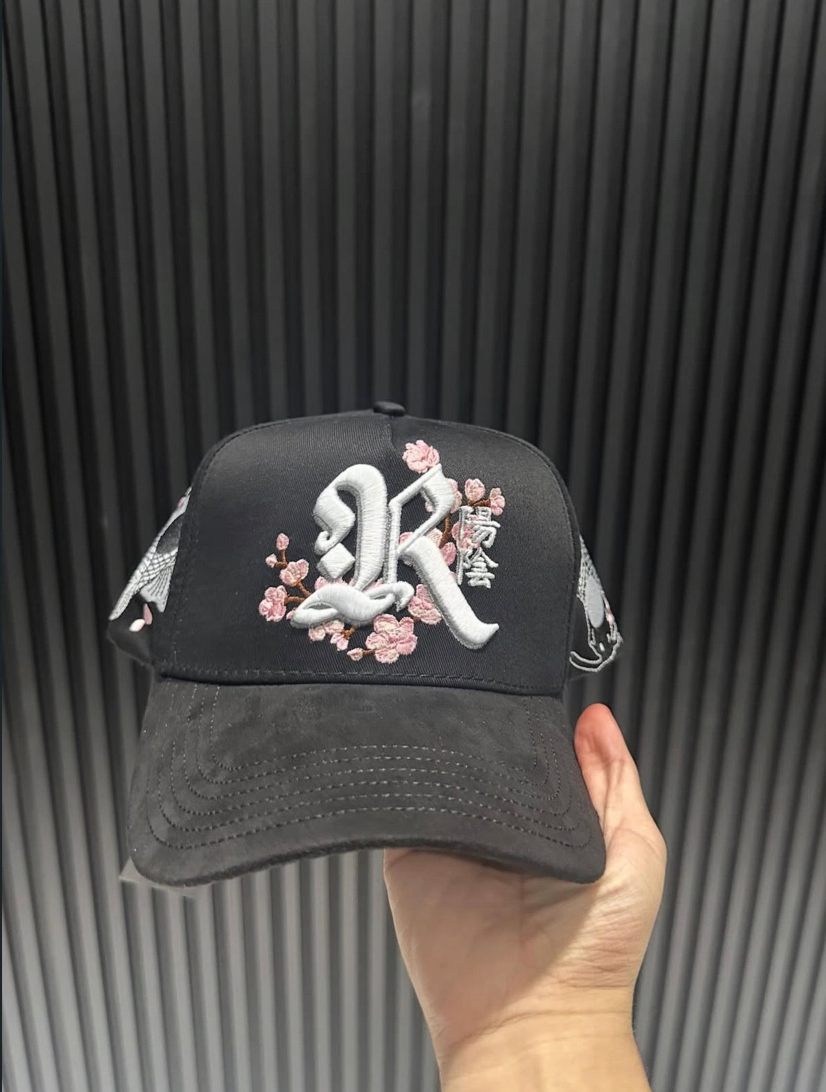 Rebel hats “KOI”