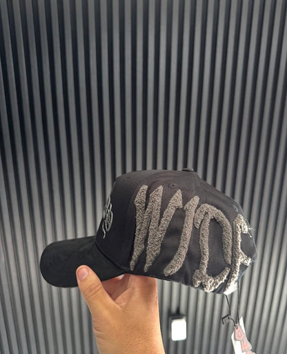 Dandy hats “plague”