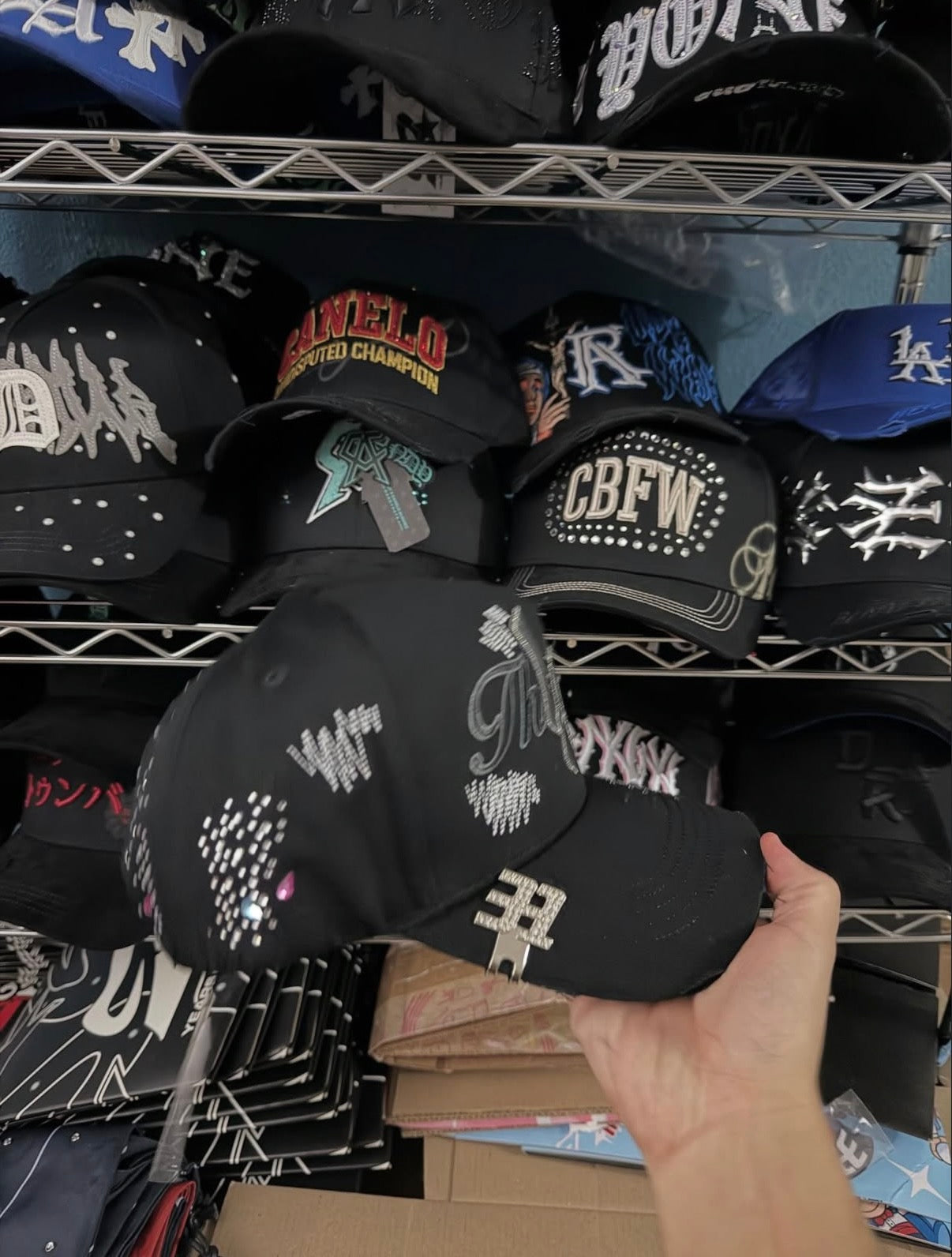 31 hats 2do aniversario “jewerly district”