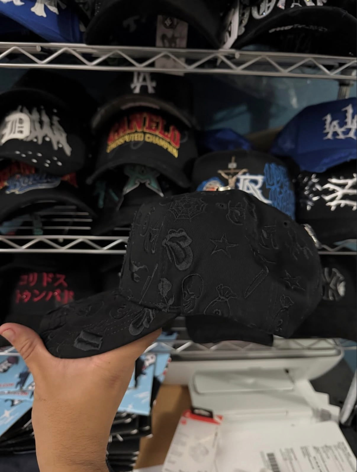 Barbas hats “b grafiti”