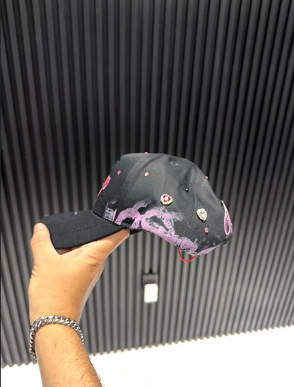 31 hats “XOXO”