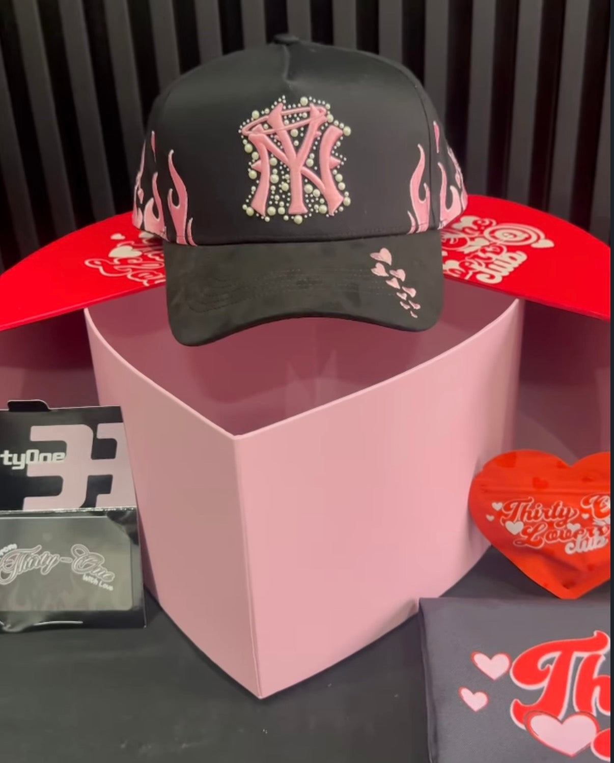 31 hats NY Pearls