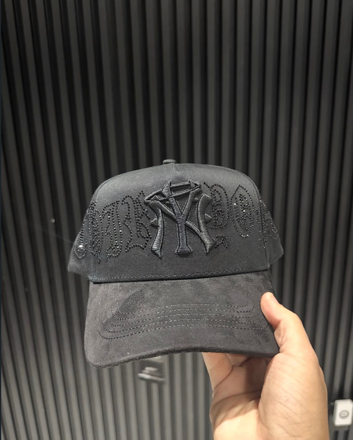 31 hats NY Cristals Black