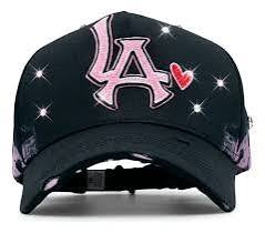 31 hats “XOXO”
