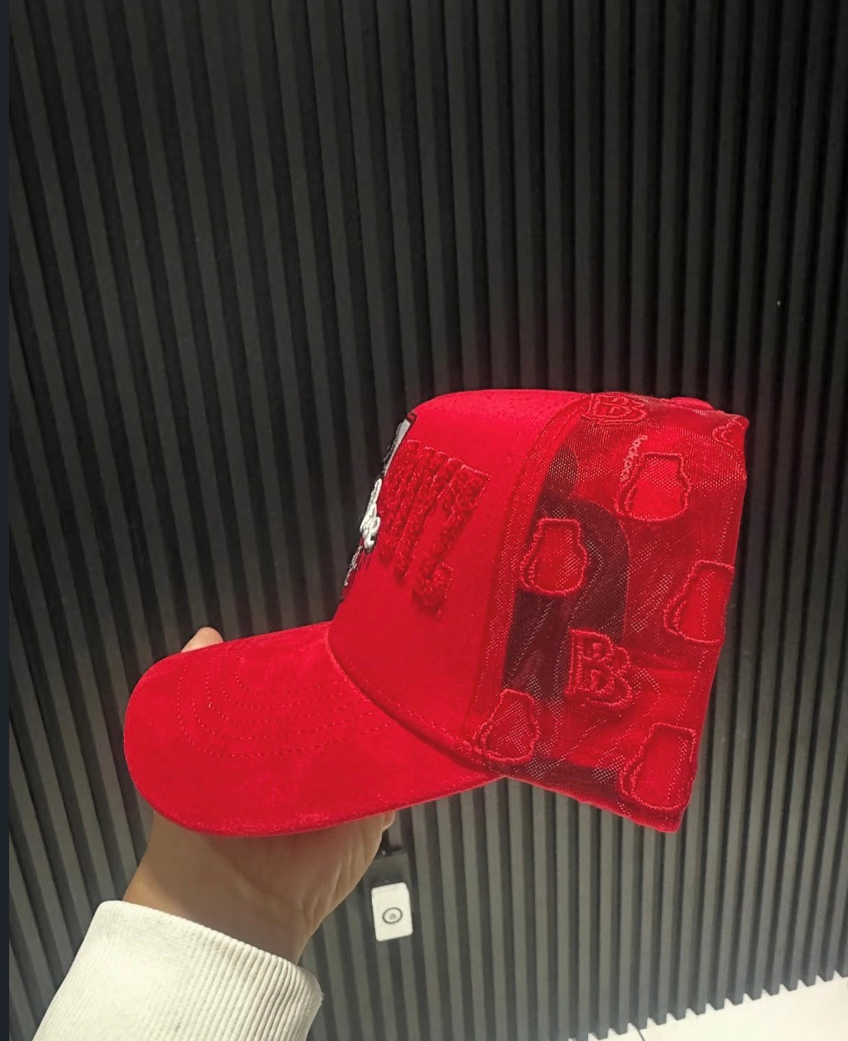 Bacpack boys x 31 hats “la mochila”